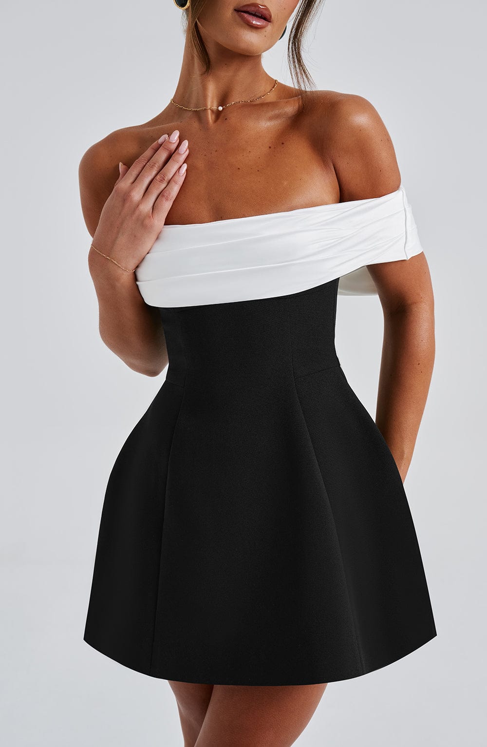 Black/White