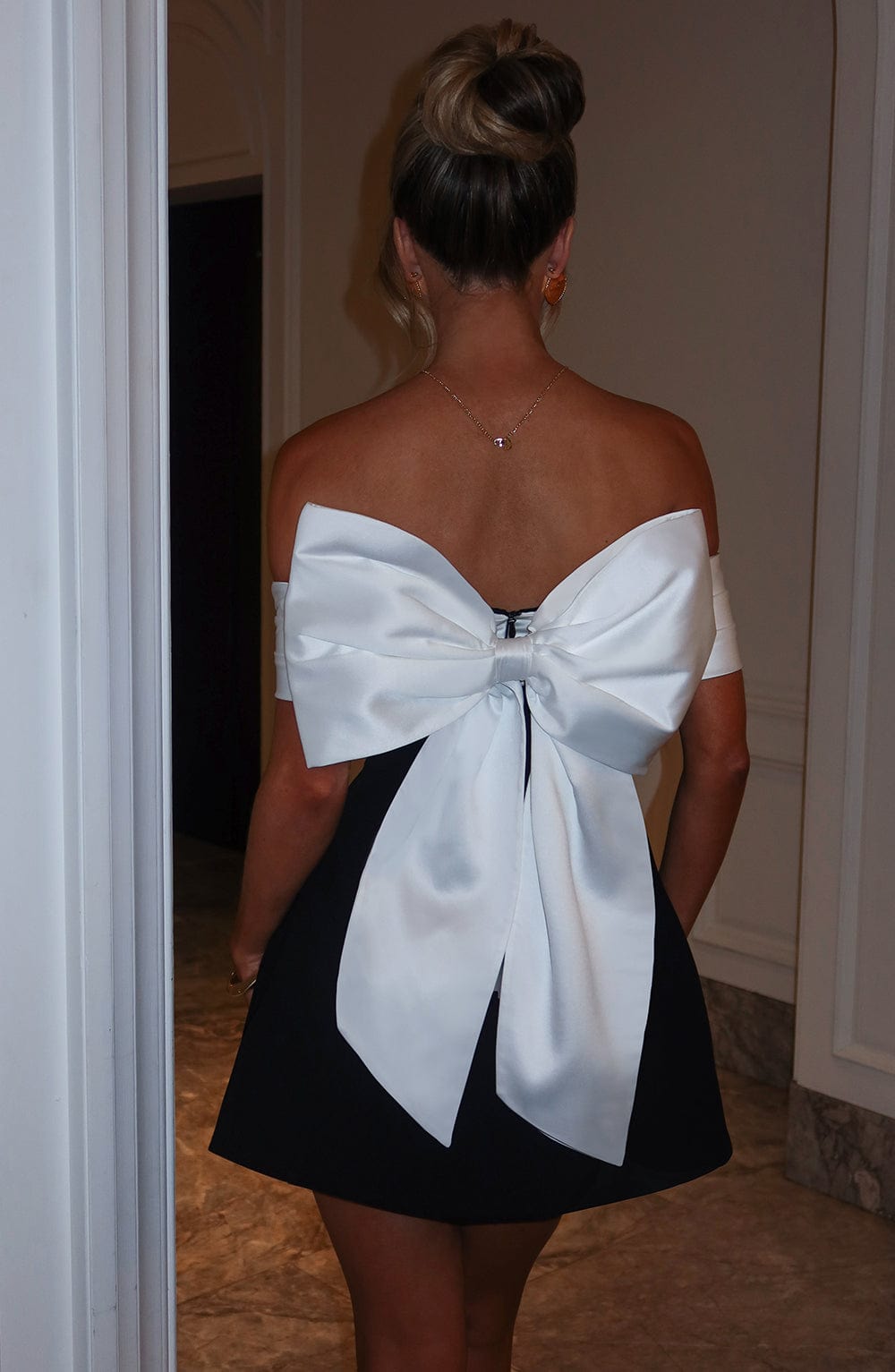 Black/White